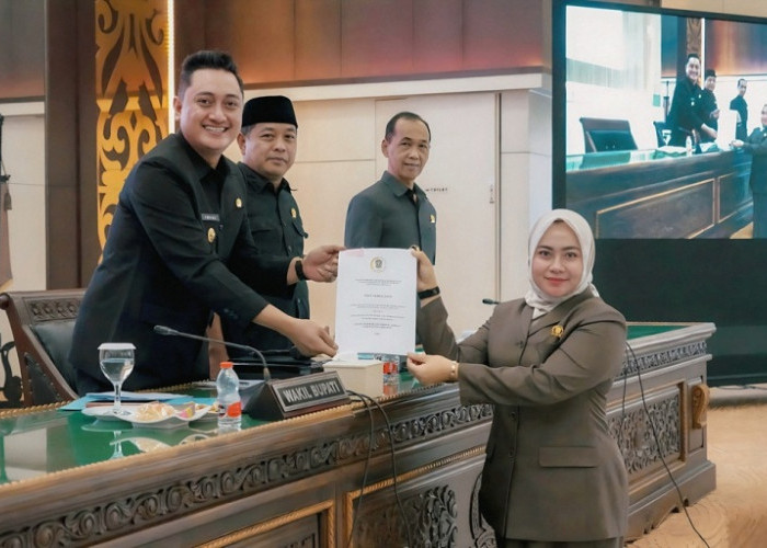 Sidang Paripurna DPRD Lumajang Hasilkan Empat Raperda Kebutuhan Dasar Warga
