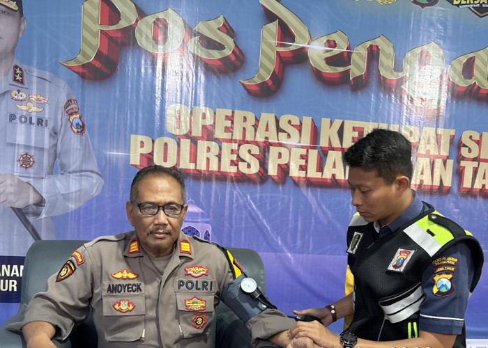 Jaga Stamina Personel Arus Mudik, Polres Pelabuhan Tanjung Perak Cek Kesehatan Petugas Pos Pengamanan