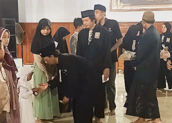 Komisariat Padepokan PSHT Cabang Nganjuk Santuni Anak Yatim dan Galang Bantuan Peduli Bencana Sumatra