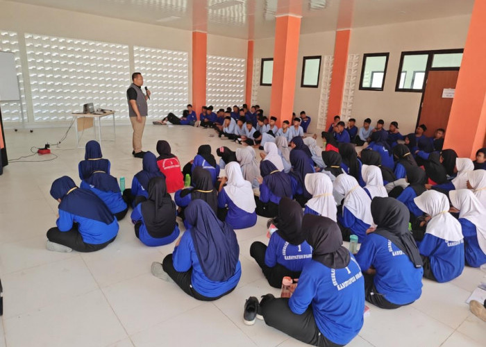 Polres Ngawi Edukasi Pelajar Sekolah Rakyat tentang Bahaya Narkoba