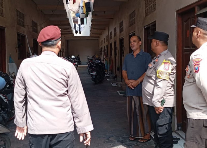 Antisipasi Kerawanan Ramadan, Polsek Gayungan Sisir Kos-kosan dan Pemukiman Lewat Patroli Door to Door