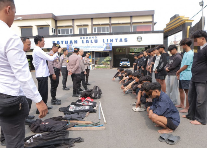 Gagalkan Tawuran di Sungelebak Lamongan, Polisi Amankan 26 Pemuda dan Sajam