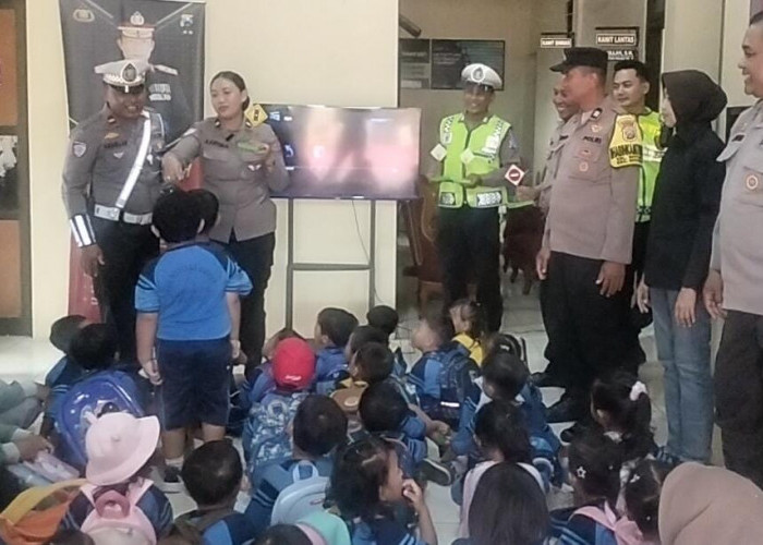 Ciptakan Generasi Tertib Lalu Lintas, Polsek Wiyung Sambut Kunjungan Ceria PAUD Mutiara Bunda