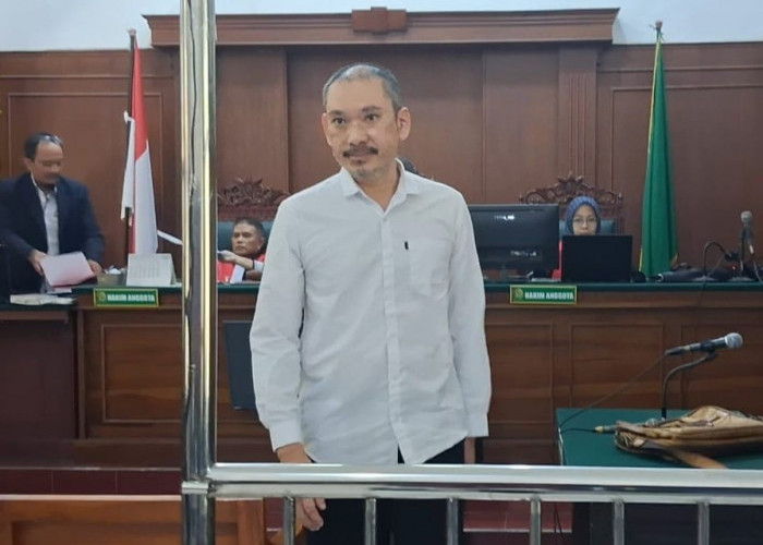 Jadikan Ruang Sidang Arena Tinju, Residivis Royce Muljanto Diadili Lagi