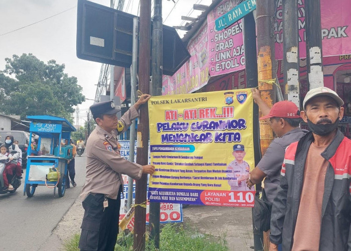 Dekatkan Layanan Publik, Bhabinkamtibmas Lontar Sosialisasi Call Center 110 ke Pelaku Usaha