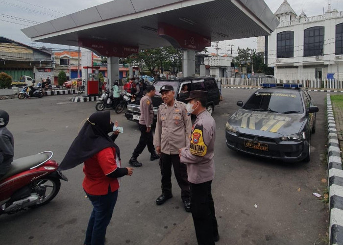 Cegah Gangguan Kamtibmas, Polsek Rungkut Gelar Patroli Dialogis di SPBU Kalirungkut