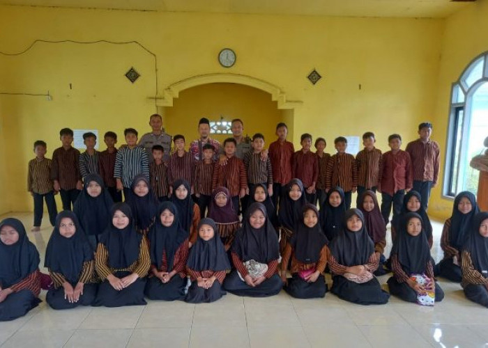 Humanis dan Edukatif, Polsek Gurah Jalankan Program PPS di SDN Tiru Kidul Kediri