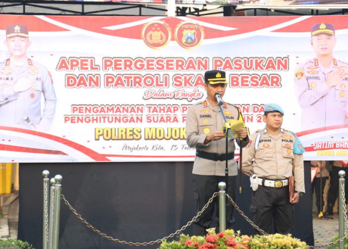 Kapolres Mojokerto Kota Berangkatkan 422 Personil Pengamanan TPS Pemilu 2024