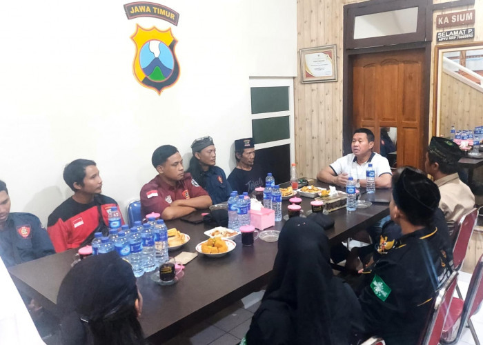 Perkuat Sinergitas, Kapolsek Sukomanunggal Rangkul Ketua Ranting Perguruan Silat Jaga Kamtibmas