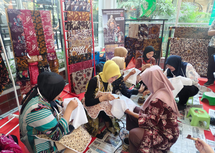 Peringati Hari Batik 2026, KAI Daop 8 Sulap Stasiun Jadi Ruang Belajar Membatik