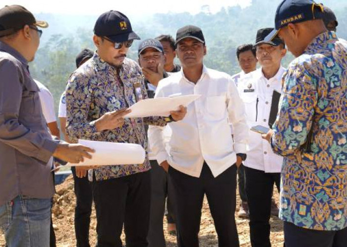 Tinjau Pembangunan Sekolah Rakyat, Bupati Bangkalan Bersama Tim Balai Besar PU Blusukan ke Desa Katol Barat