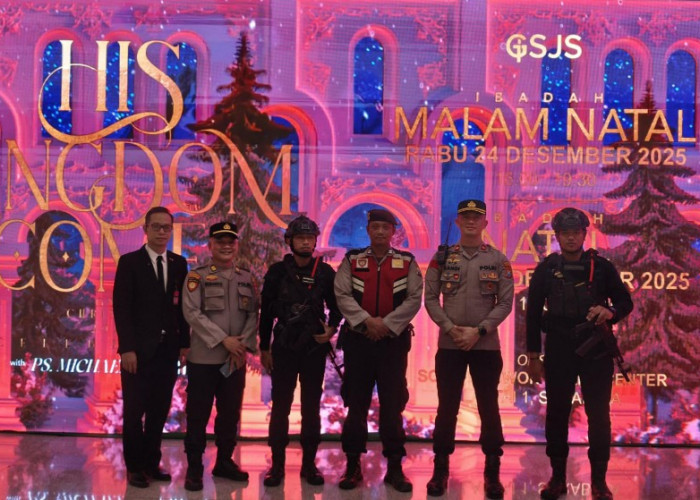 Kapolsek Lakarsantri Pantau Langsung Gereja Pastikan Keamanan Ibadah Natal di Surabaya Barat