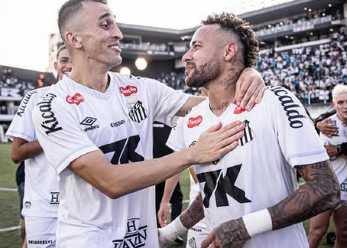 Neymar Berkilau, Santos Selamat dari Degradasi dan Bintang 33 Tahun Itu Siap Jalani Operasi Lutut