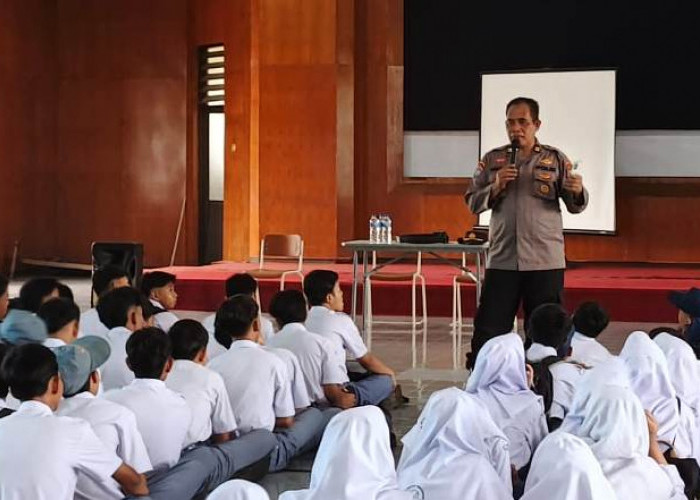 Satbinmas Polres Pasuruan Ajak Pelajar Jadi Pahlawan Masa Kini Lewat Disiplin dan Anti-Narkoba