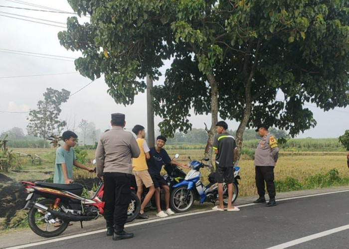 Jelang Magrib, Polisi Ngawi Pastikan Jalanan di Pitu Bebas Balap Liar