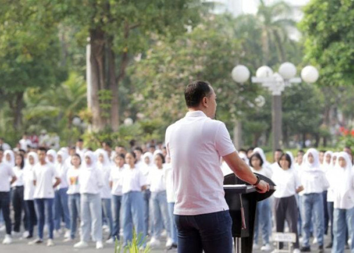 Wali Kota Tunjuk 1.145 Pemuda Berprestasi Jadi Duta Pemkot Surabaya 