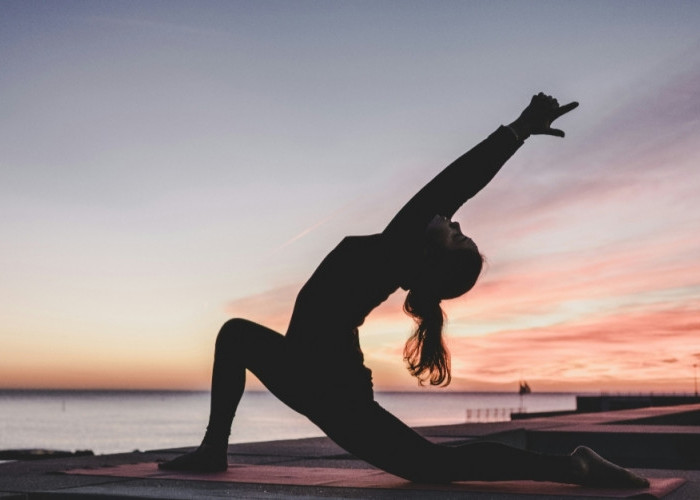 Manfaat Olahraga Yoga untuk Kesehatan Fisik dan Mental, Menemukan Keseimbangan Tubuh dan Pikiran