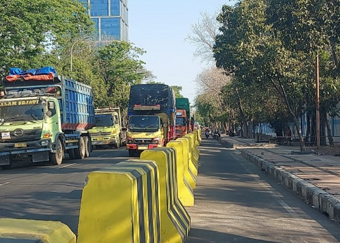  Sopir Ekspedisi Keluhkan Keterbatasan Armada Kapal ke Sulawesi 
