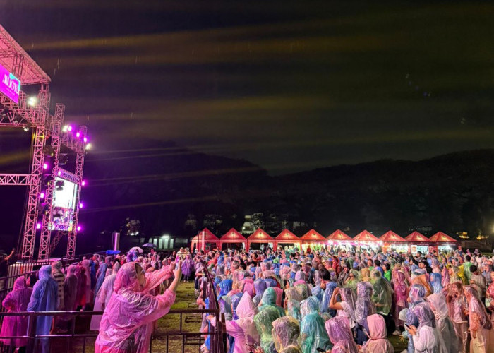 ?Diguyur Hujan Tak Goyah, Fortuna Fest 2025 Jadi Pengalaman Festival Musik Unik dan Berkesan di Jember
