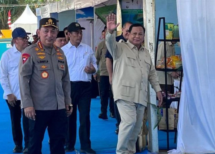 Presiden Prabowo Beri Penghargaan Tinggi ke Jendral Listyo Sigit di Tengah Isu Pergantian Kapolri 