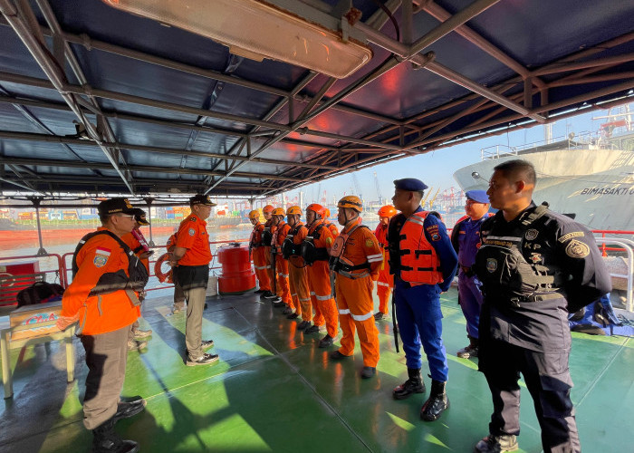 Hari Ke-40 KMN Entok Hilang, Keluarga Ikut Cari ke Perairan Kangean bersama Operasi SAR Gabungan