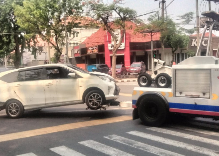 Bak Adegan Film Action, Polisi Berpakaian Preman Adang Pengemudi Mobil di Jalan Darmo, Sempat Ada Tembakan