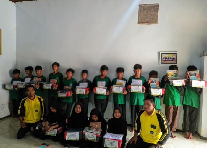 PLN Indonesia Power UBP Grati Tingkatkan Sarana Prasarana Pendidikan Lewat Bantuan Seragam