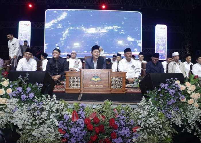 Gus Iqdam Ajak Warga Pasuruan Ngaji Bareng di Kejayan