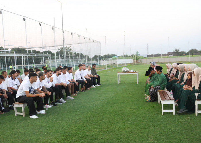 Sambut Kick-off Super League, Skuad Persik Kediri Gelar Doa Bersama Anak Yatim
