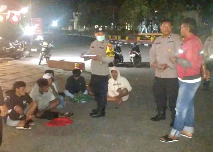 Warga Gerebek Kawanan Pemuda di Goa Jepang, Siap Tawuran dan Bawa Sajam