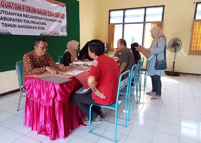 Dispendukcapil Jemput Bola di Kelurahan Kutoanyar, Masyarakat Antusias Urus Update Adminduk