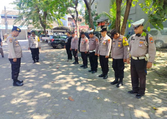 Polsek Gayungan Pimpin Apel Pengamanan Aksi Buruh di Surabaya, Pastikan Situasi Tetap Kondusif