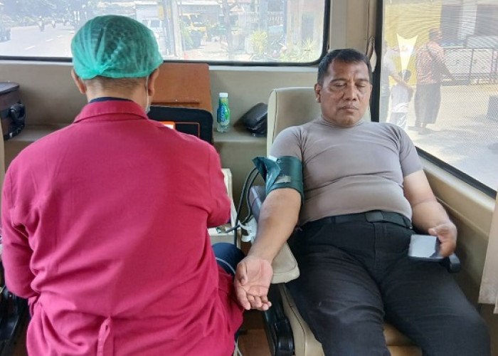 HUT Ke-75 Humas Polri, Polres Pasuruan dan Insan Media Kompak Donorkan 11 Kantong Darah