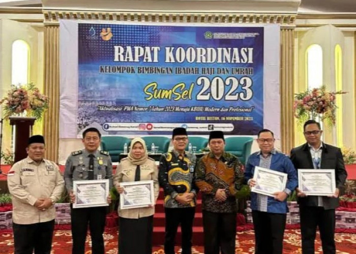 Sukseskan Pelaksanaan Haji 2023,  Kantor Imigrasi Palembang Terima Penghargaan Kakanwil Kemenag Sumsel