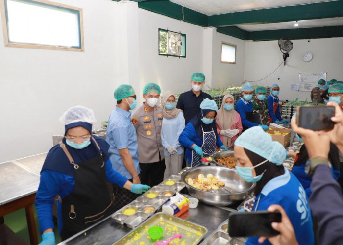 Kapolres Kediri Kota Tinjau dan Cek Kelayakan Makanan di SPPG 1 Ponpes Al Amien
