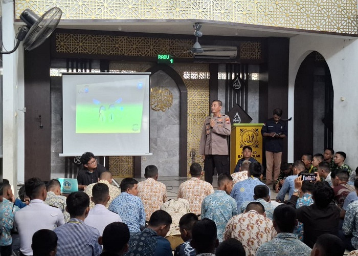 Polres Pelabuhan Tanjung Perak Edukasi Pelajar Cegah Perundungan dan Bijak Bermedia Sosial