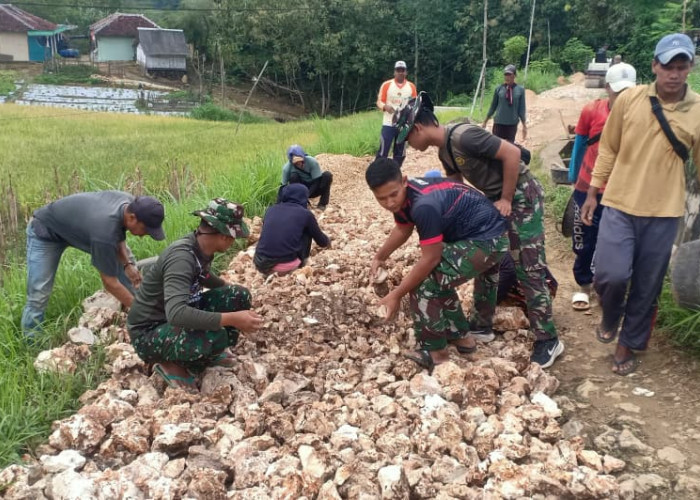 Dikebut Satgas TMMD 127 Sumenep, Jalan Desa Mandala Siap Diaspal
