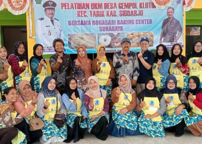 PKK Gempol Klutuk Tarik Belajar Membuat Roti Bersama Guru Bogasari Surabaya