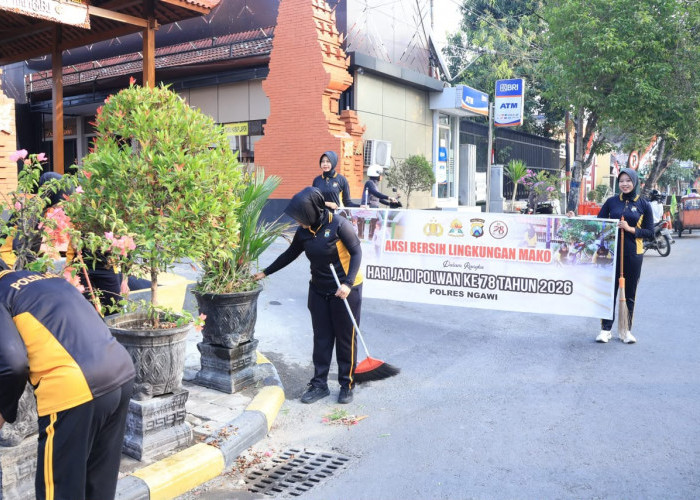 Aksi Bersih Lingkungan Mako Polres Ngawi Semarakkan Hari Jadi Polwan ke-78