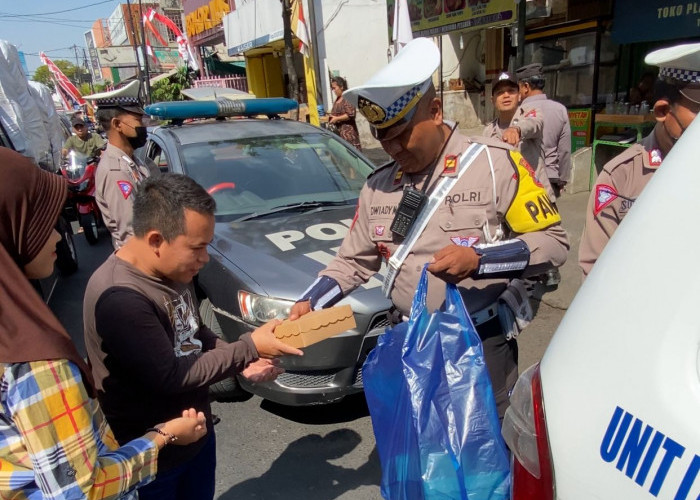 Polsek Simokerto Patroli Amankan Kota, Sejahterakan Warga