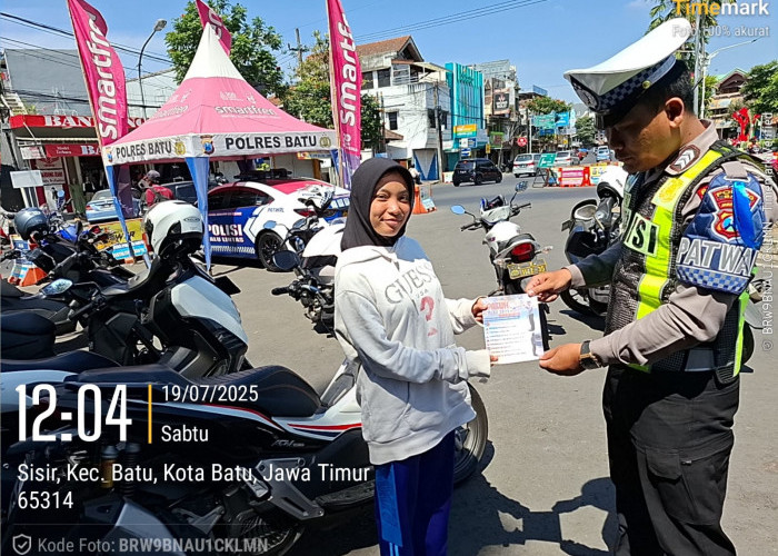 Operasi Patuh Semeru 2025, Satlantas Polres Batu Edukasi Pengguna Jalan