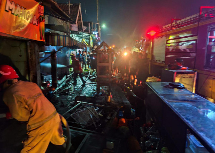 Kebakaran di Duduksampeyan, Satu Rumah dan Bengkel Dilahap Si Jago Merah