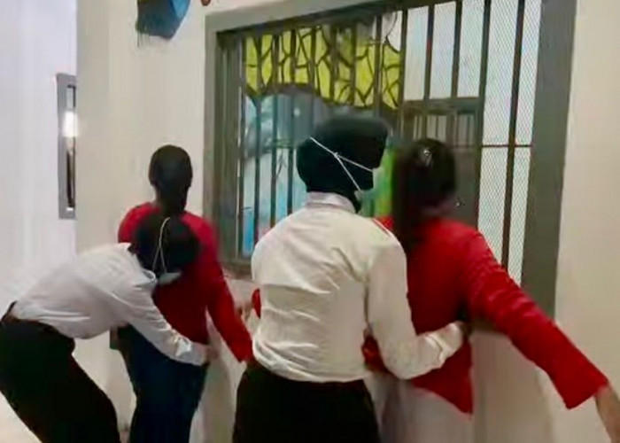 Wujudkan Zero Halinar, Rutan Perempuan Surabaya Gelar Razia Warga Binaan