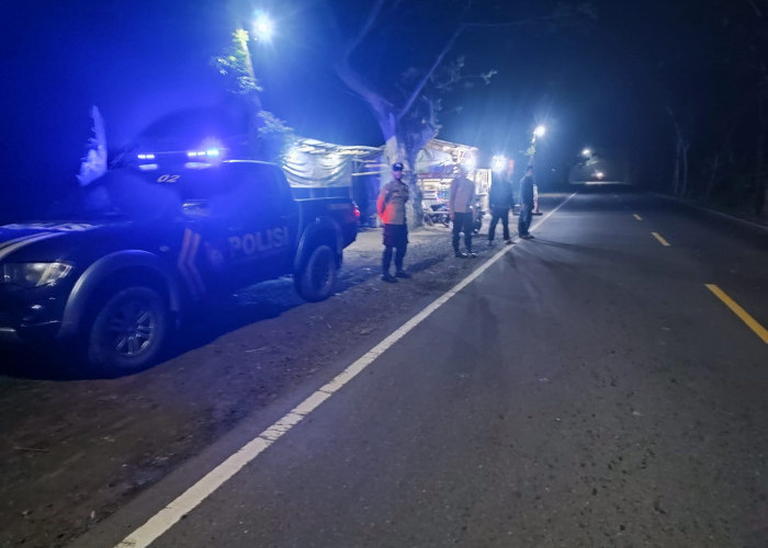 Antisipasi Kejahatan Jalanan, Polsek Jatiroto Gelar Patroli Blue Light