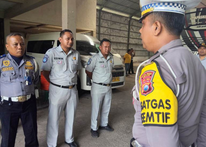Operasi Zebra Semeru 2025 Polres Ngawi Ramp Check Angkutan Umum dan Pariwisata