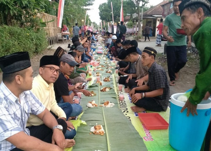 Mengenal Tradisi Makan Bersama di Indonesia dari Bancakan hingga Liwetan