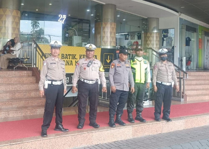 Polsek Simokerto Gelar Patroli Kota Presisi di Mall ITC, Pastikan Kondisi Kamtibmas Kondusif