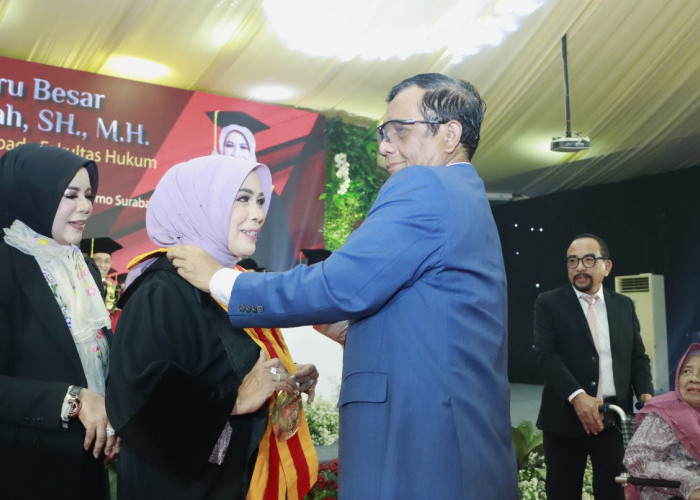Rektor Unitomo Siti Marwiyah Dikukuhkan sebagai Guru Besar Ilmu Hukum Tata Negara