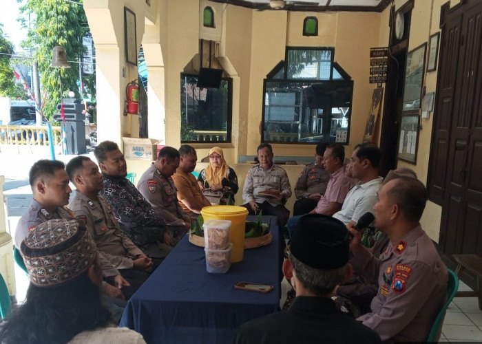 Pererat Silaturahmi dengan Masyarakat, Kapolsek Padangan Gelar Ngopi dan Sarapan Bareng