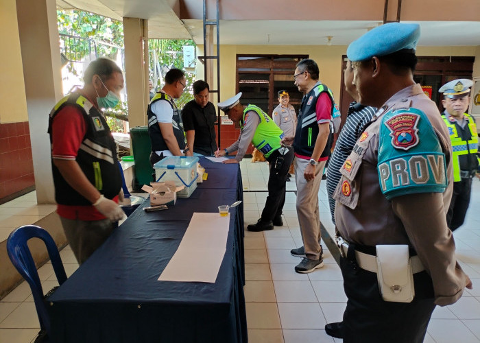 Propam dan Sidokes Polrestabes Surabaya Gelar Gaktibplin Dadakan di Polsek Tandes